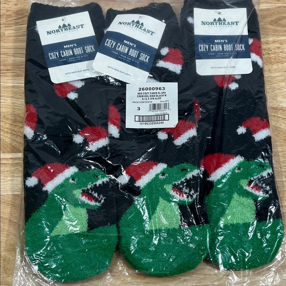 NEW 3 Pack Cozy Cabin Men's (8-12.5) Women's Green and Black Holiday Socks - Picture 1 of 4